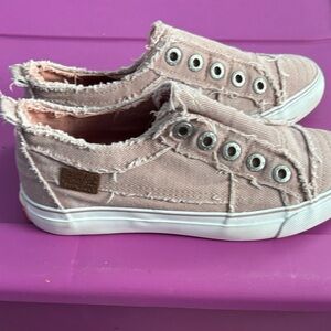 Blowfish Kids Sneakers in dusty rose color